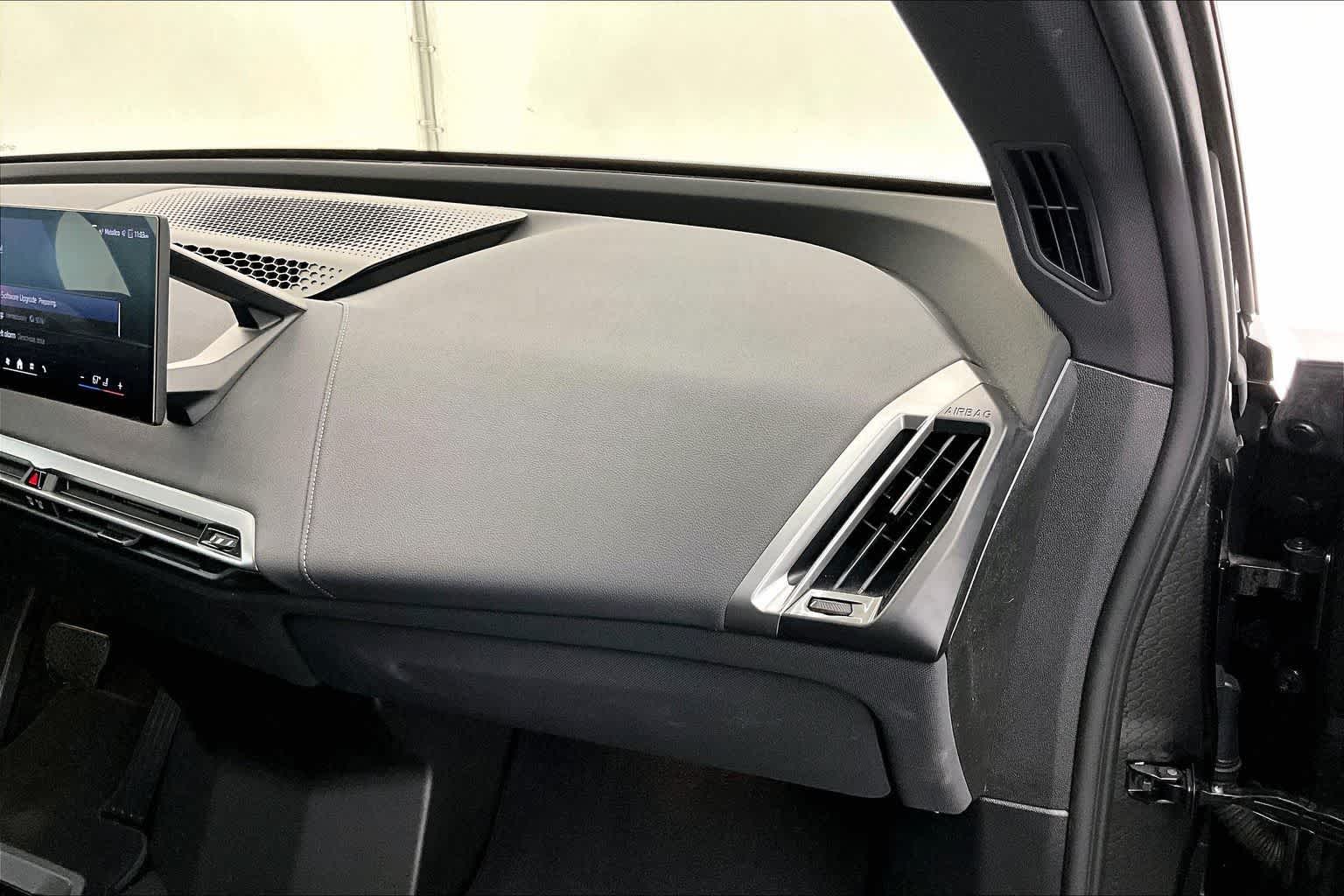 2025 BMW iX xDrive50