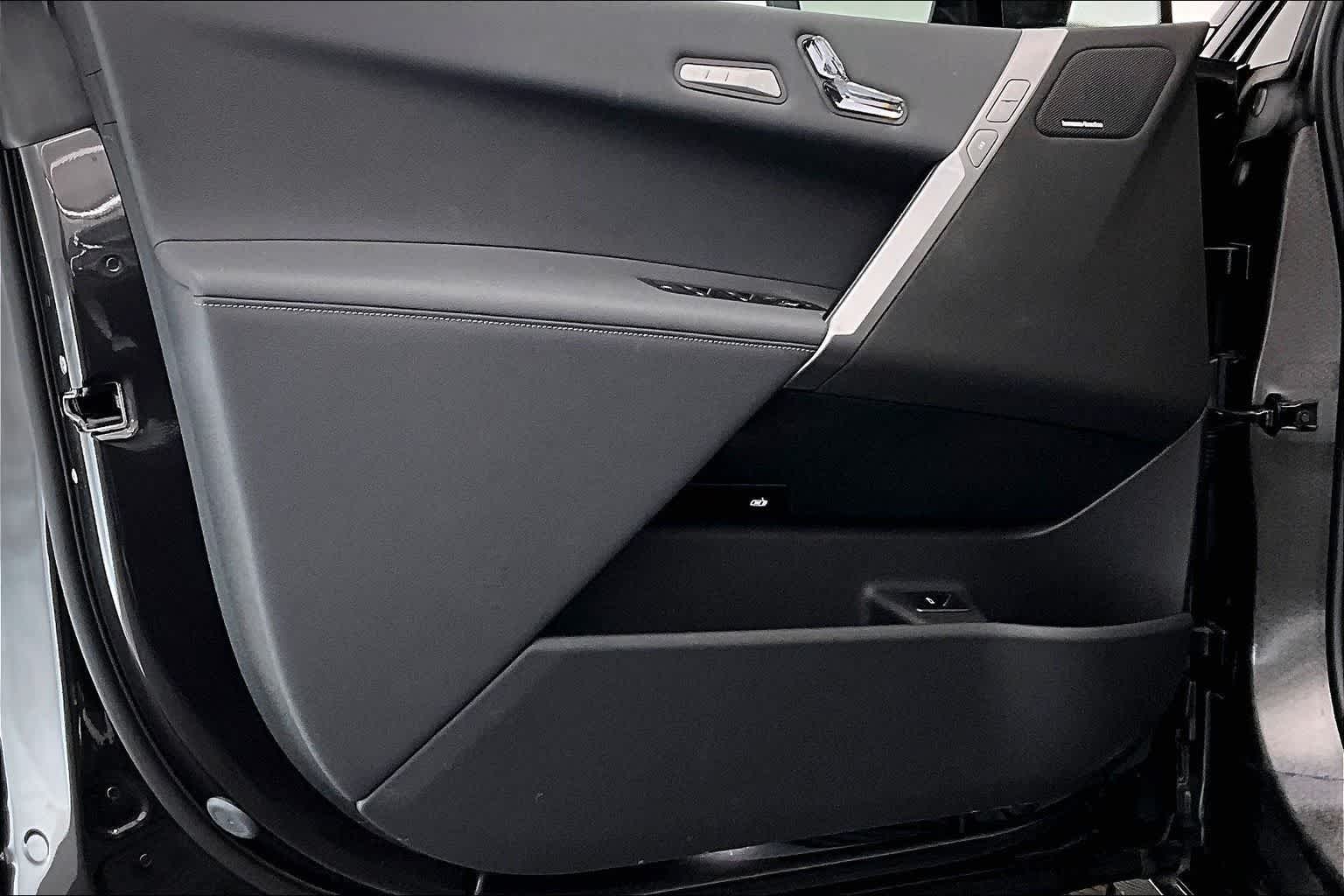 2025 BMW iX xDrive50
