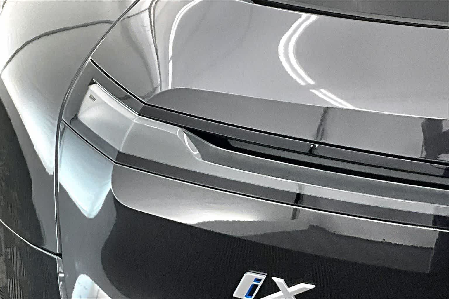 2025 BMW iX xDrive50