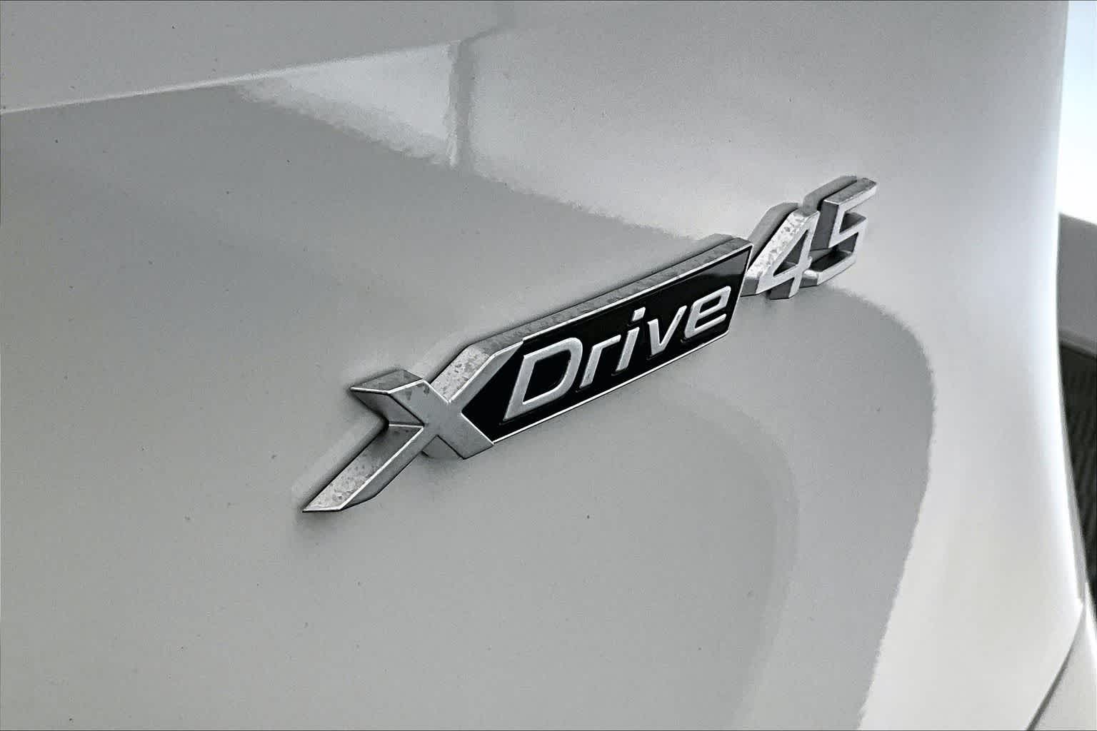 2026 BMW iX xDrive45
