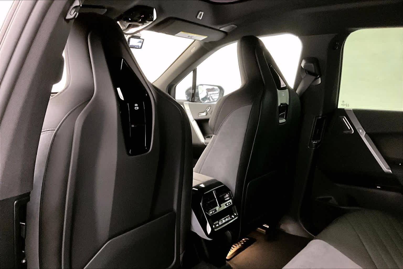 2026 BMW iX xDrive45