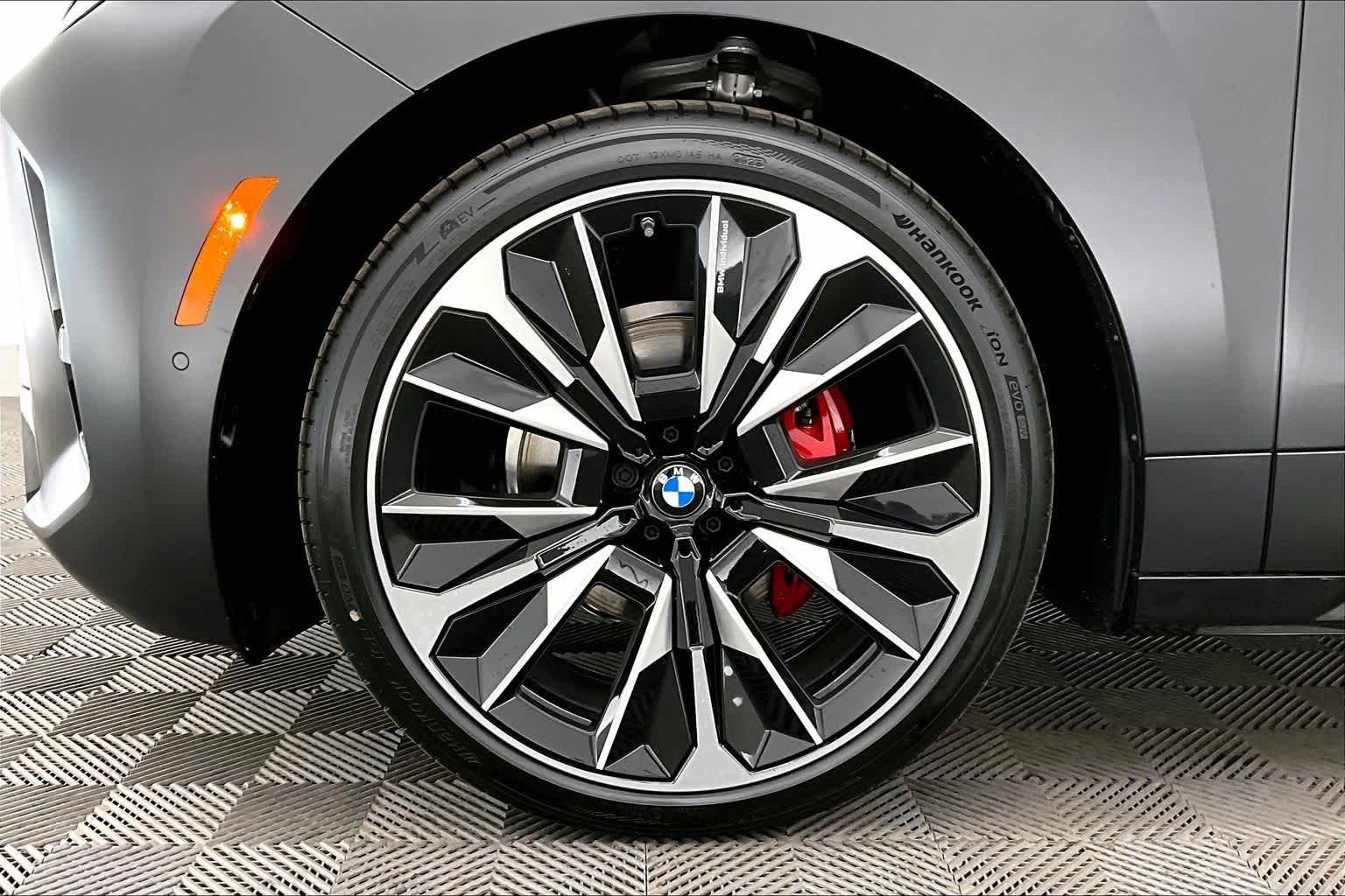 2026 BMW iX xDrive45