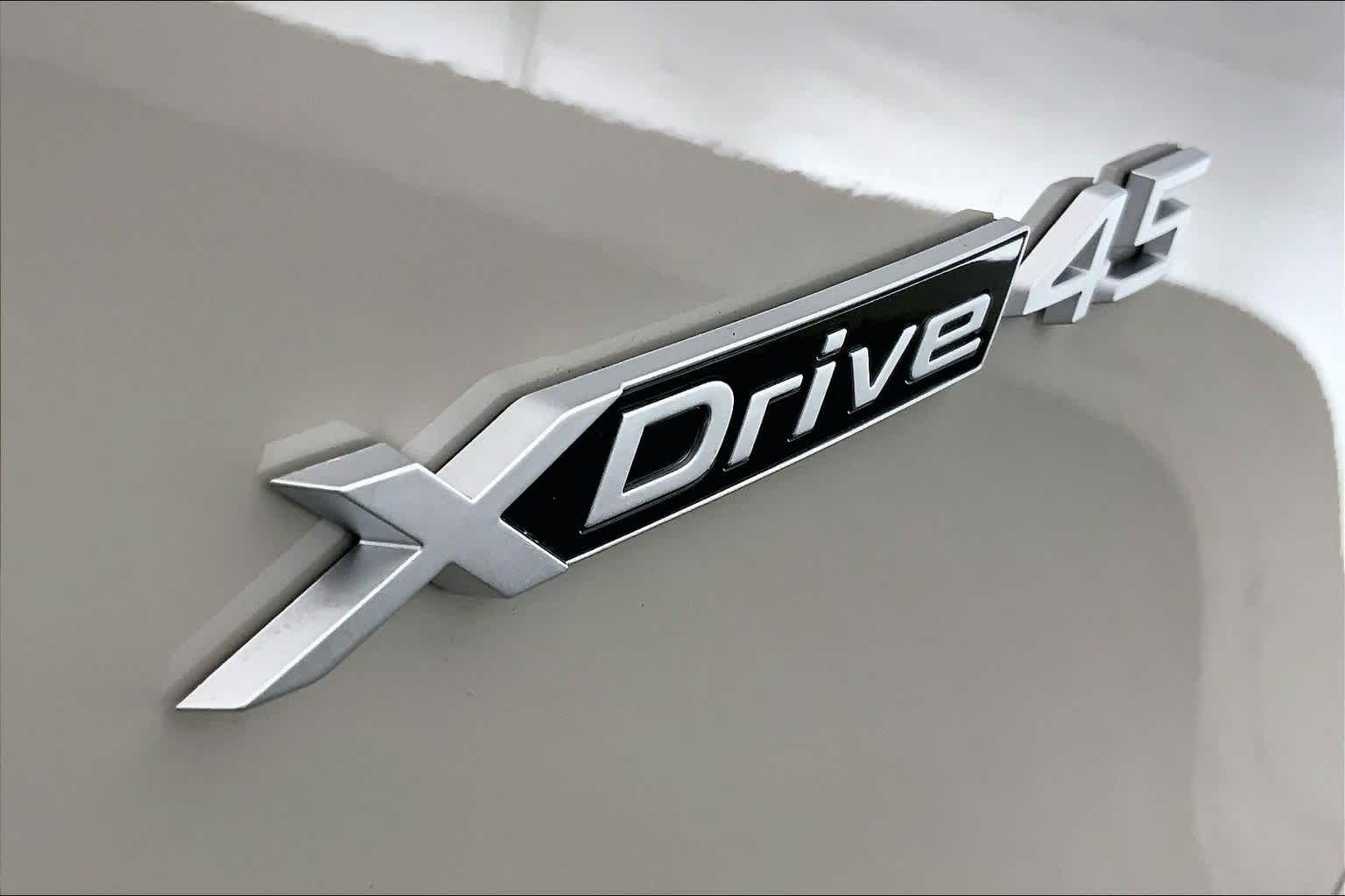 2026 BMW iX xDrive45