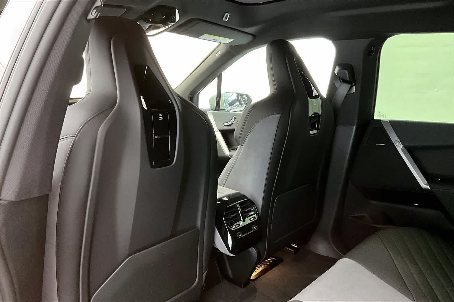 2026 BMW iX xDrive45