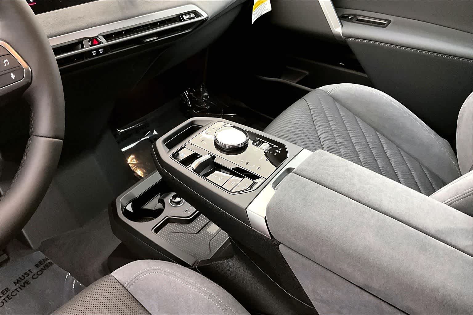 2026 BMW iX xDrive45