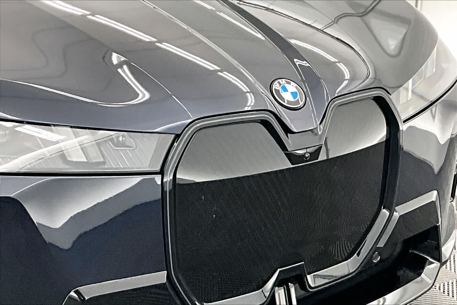 2026 BMW iX xDrive45