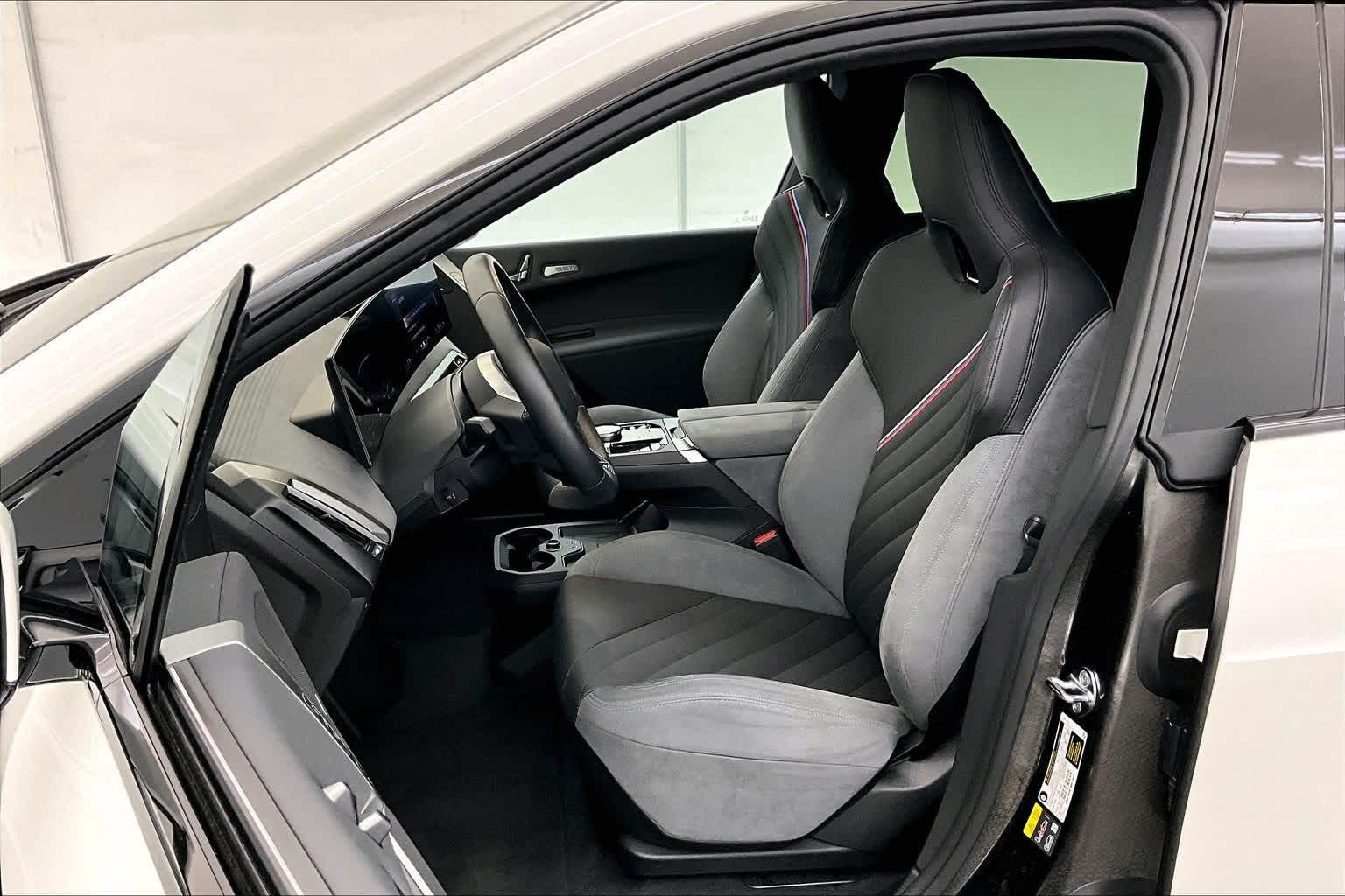 2026 BMW iX xDrive60