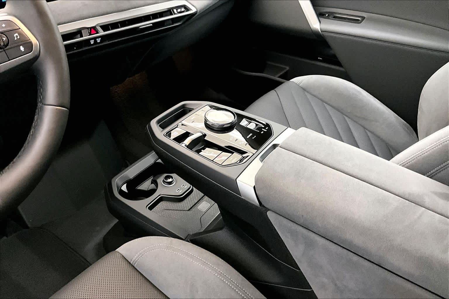 2026 BMW iX xDrive60