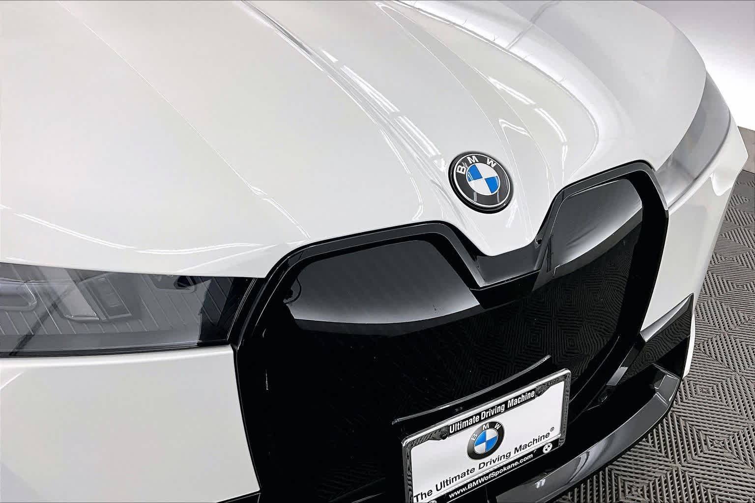 2026 BMW iX xDrive60