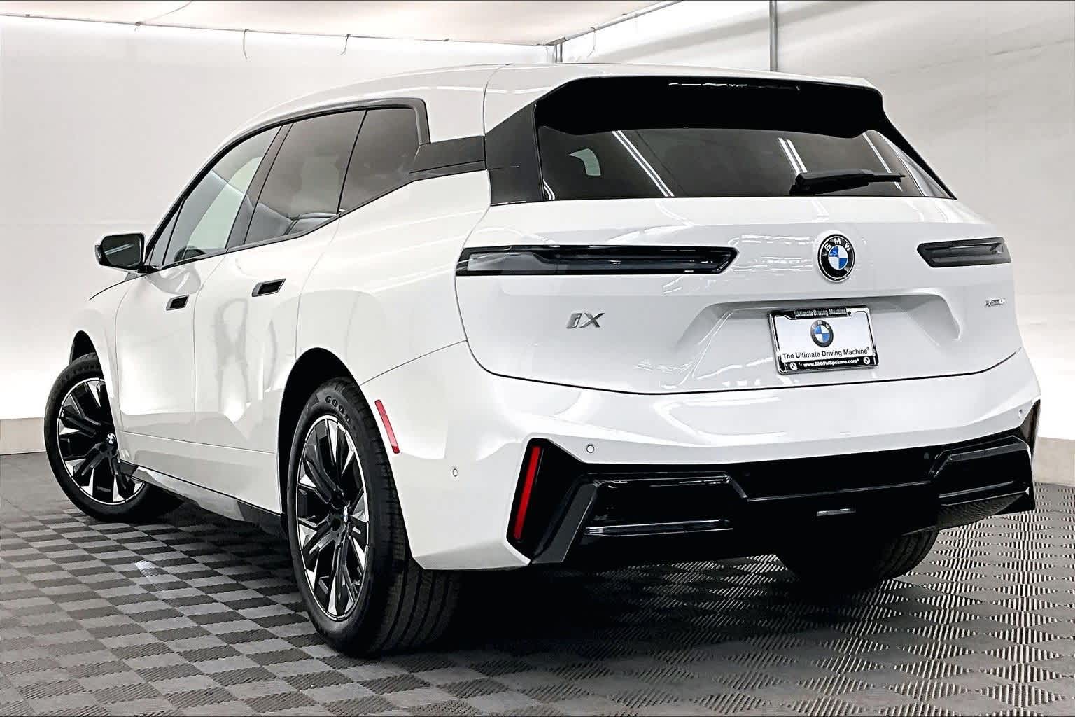 2026 BMW iX xDrive60