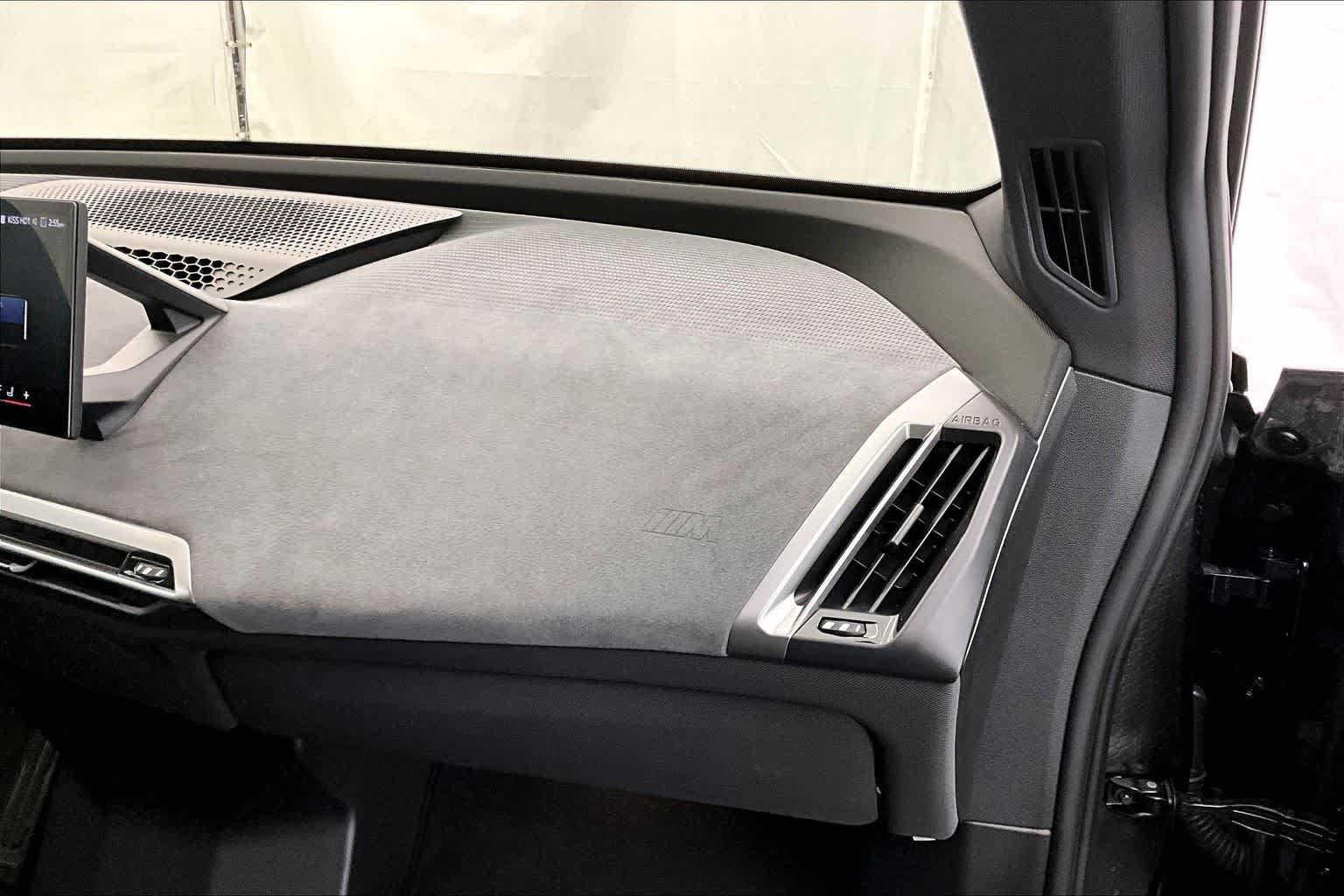 2026 BMW iX xDrive60