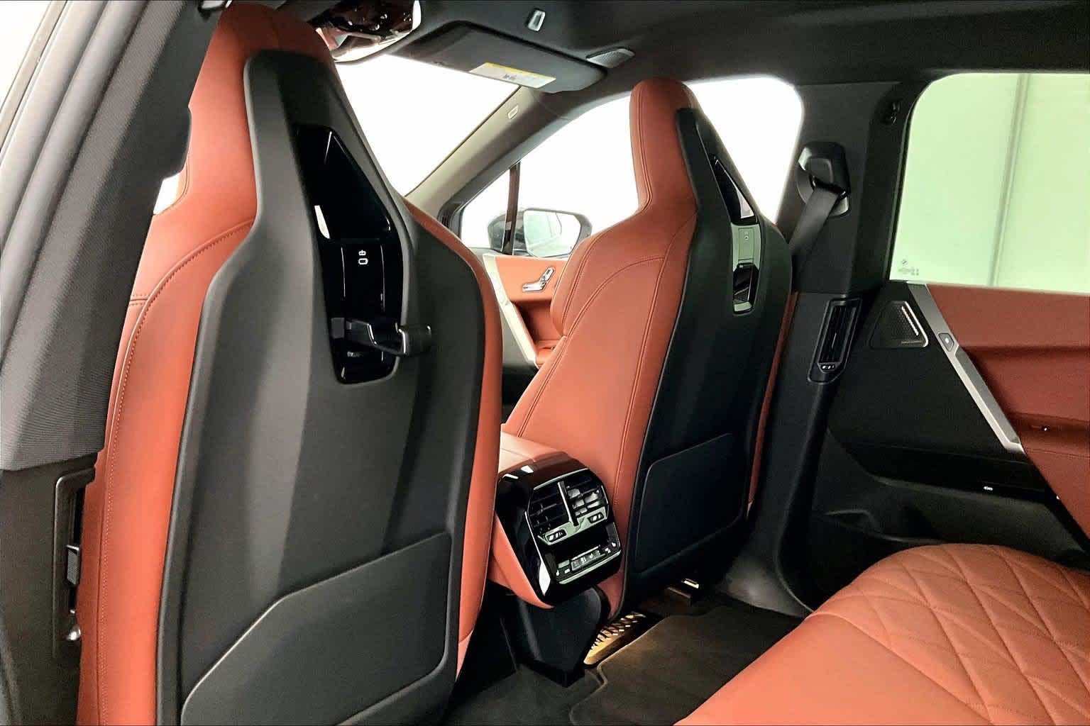 2026 BMW iX xDrive60