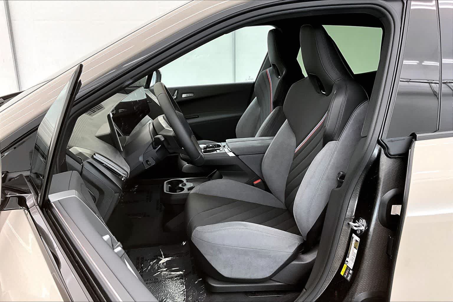 2026 BMW iX xDrive60