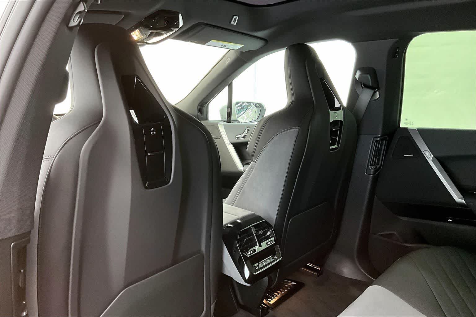 2026 BMW iX xDrive60