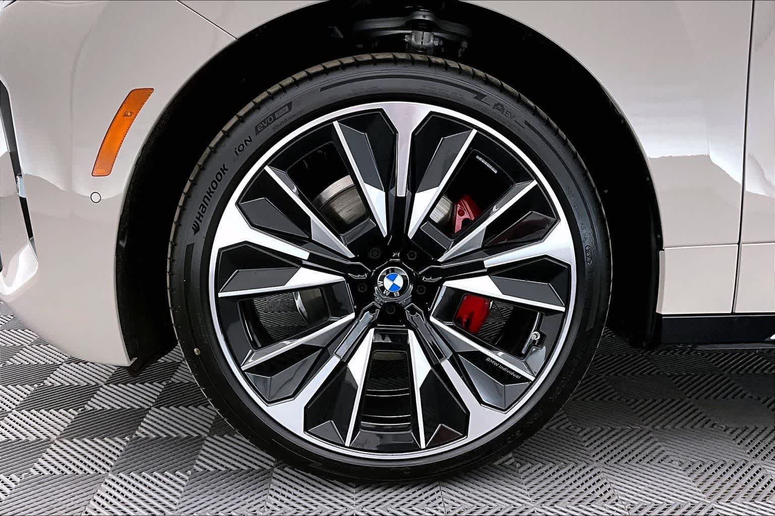 2026 BMW iX xDrive60