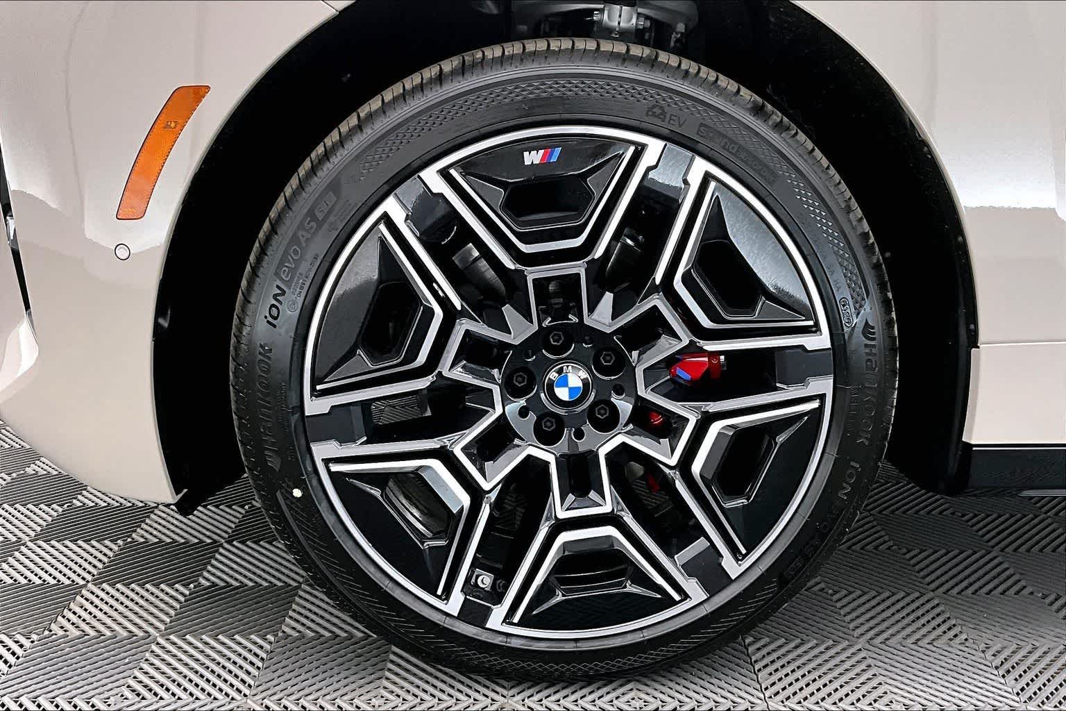 2026 BMW iX xDrive60