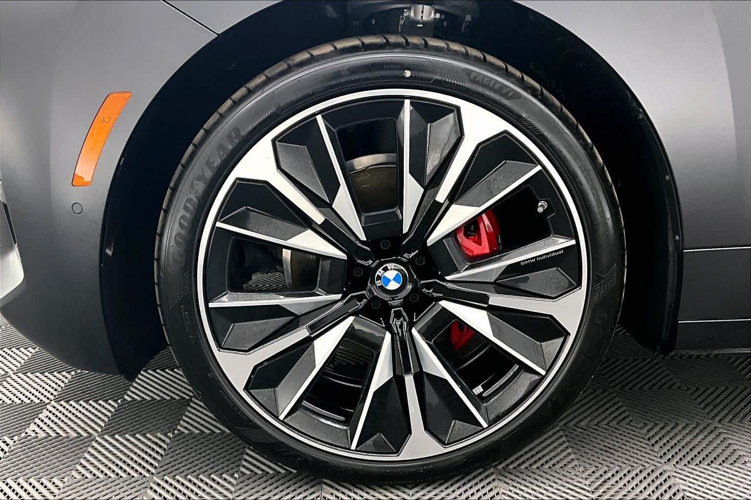 2026 BMW iX M70 M70