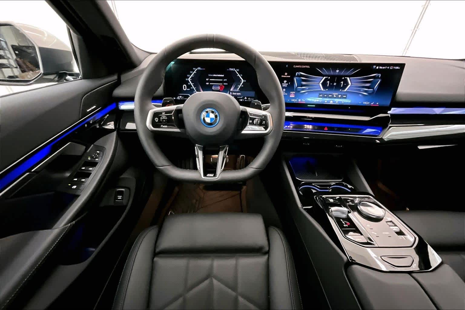 2025 BMW 5 Series 550e xDrive