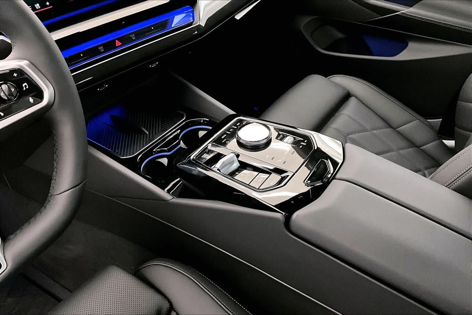 2025 BMW 5 Series 550e xDrive