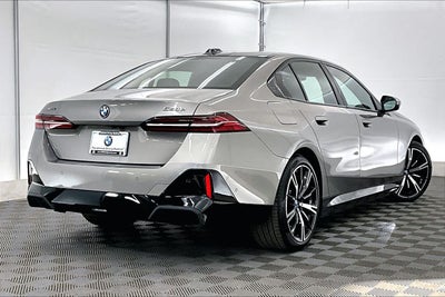 2025 BMW 5 Series 550e xDrive