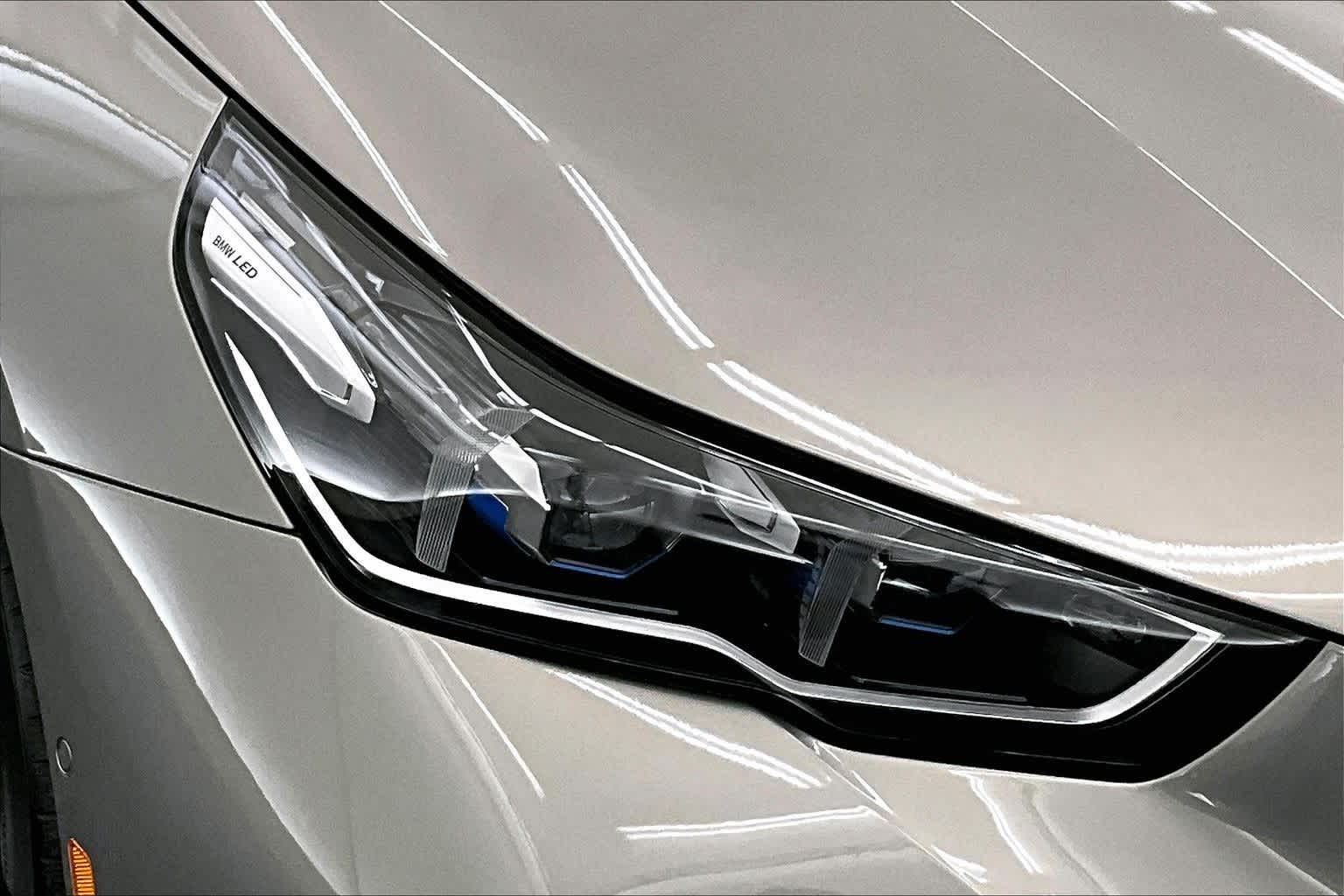 2025 BMW 5 Series 550e xDrive