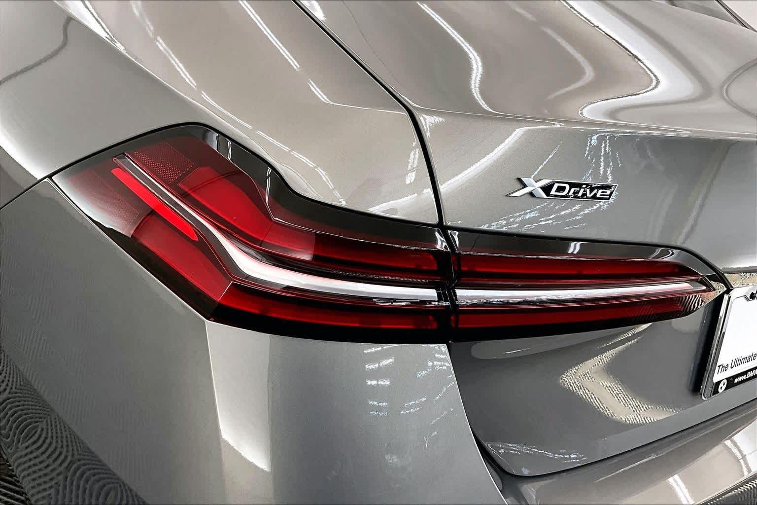 2025 BMW 5 Series 550e xDrive