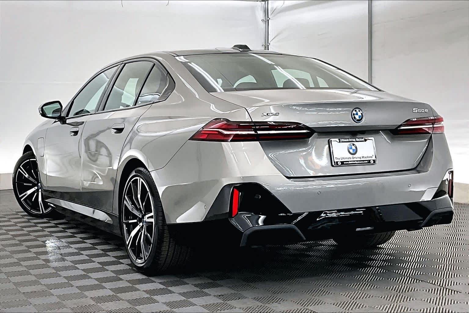 2025 BMW 5 Series 550e xDrive