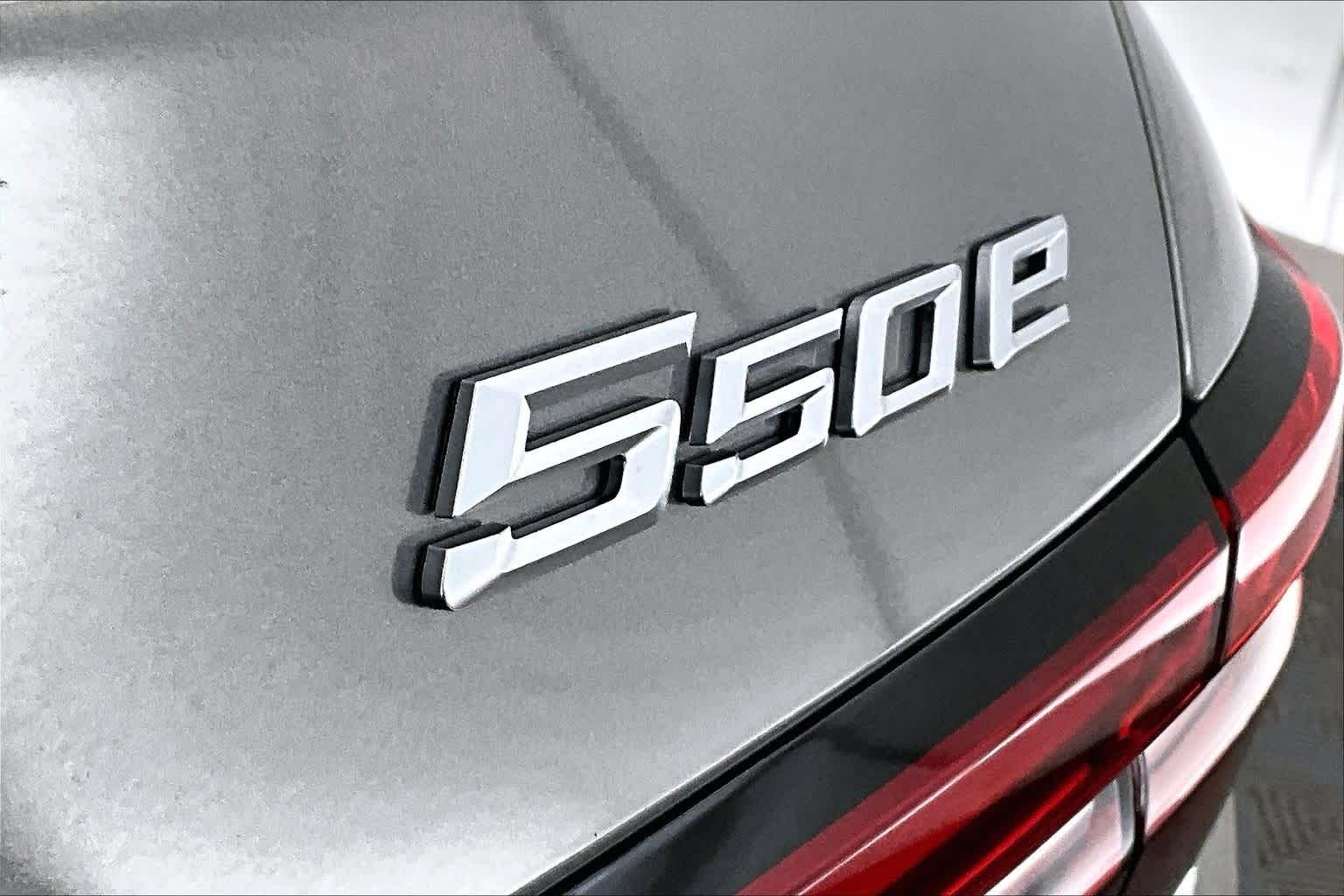 2025 BMW 5 Series 550e xDrive