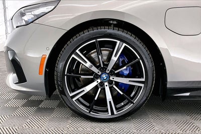 2025 BMW 5 Series 550e xDrive