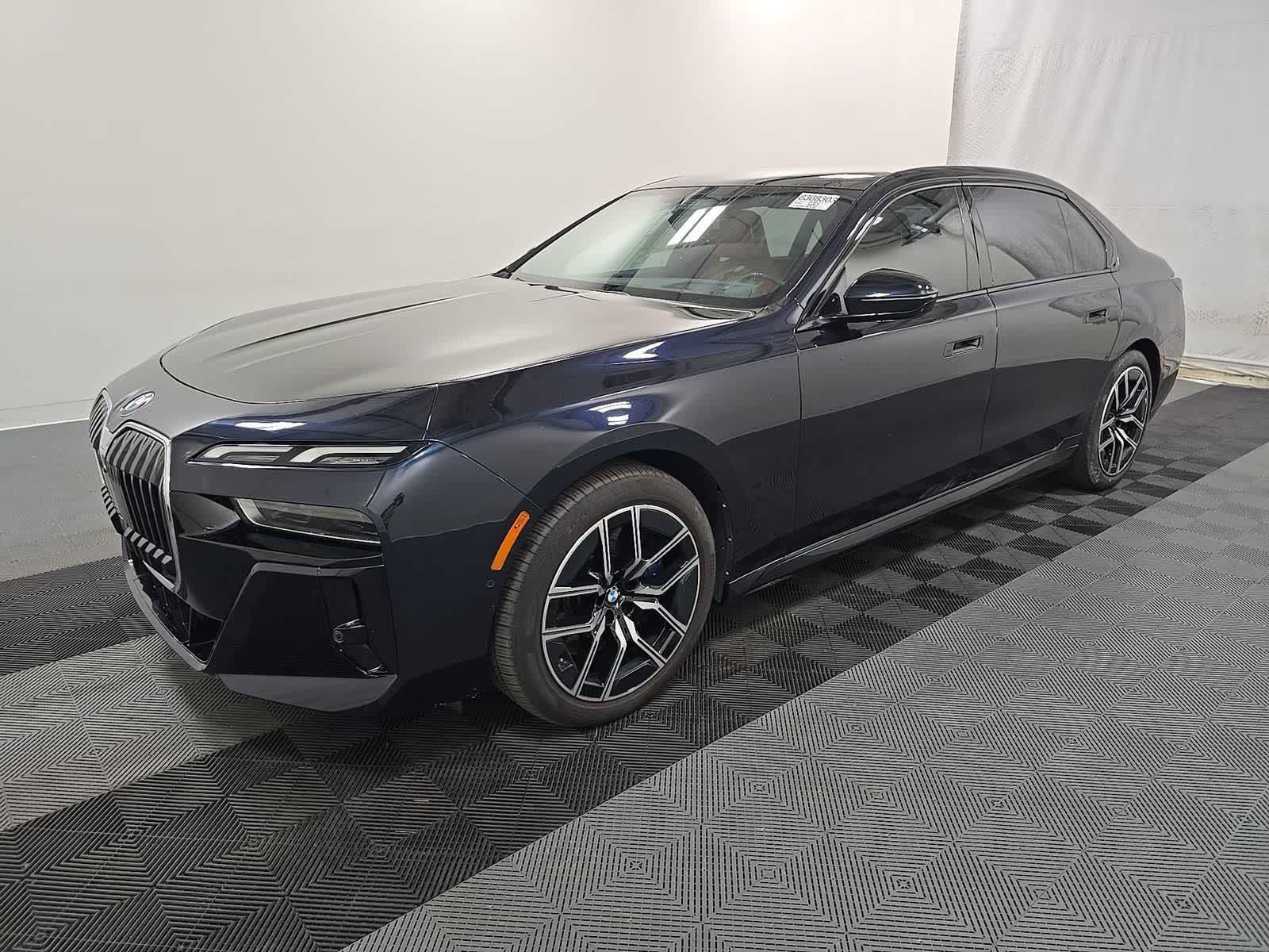 2023 BMW 740i 740i