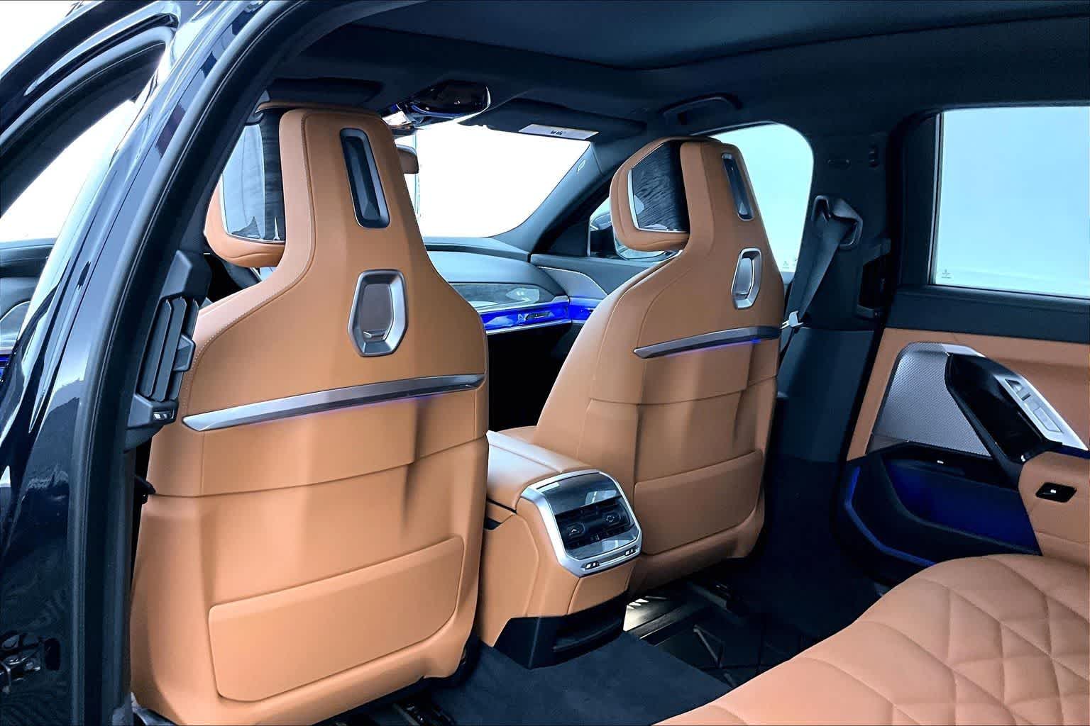 2023 BMW 740i 740i