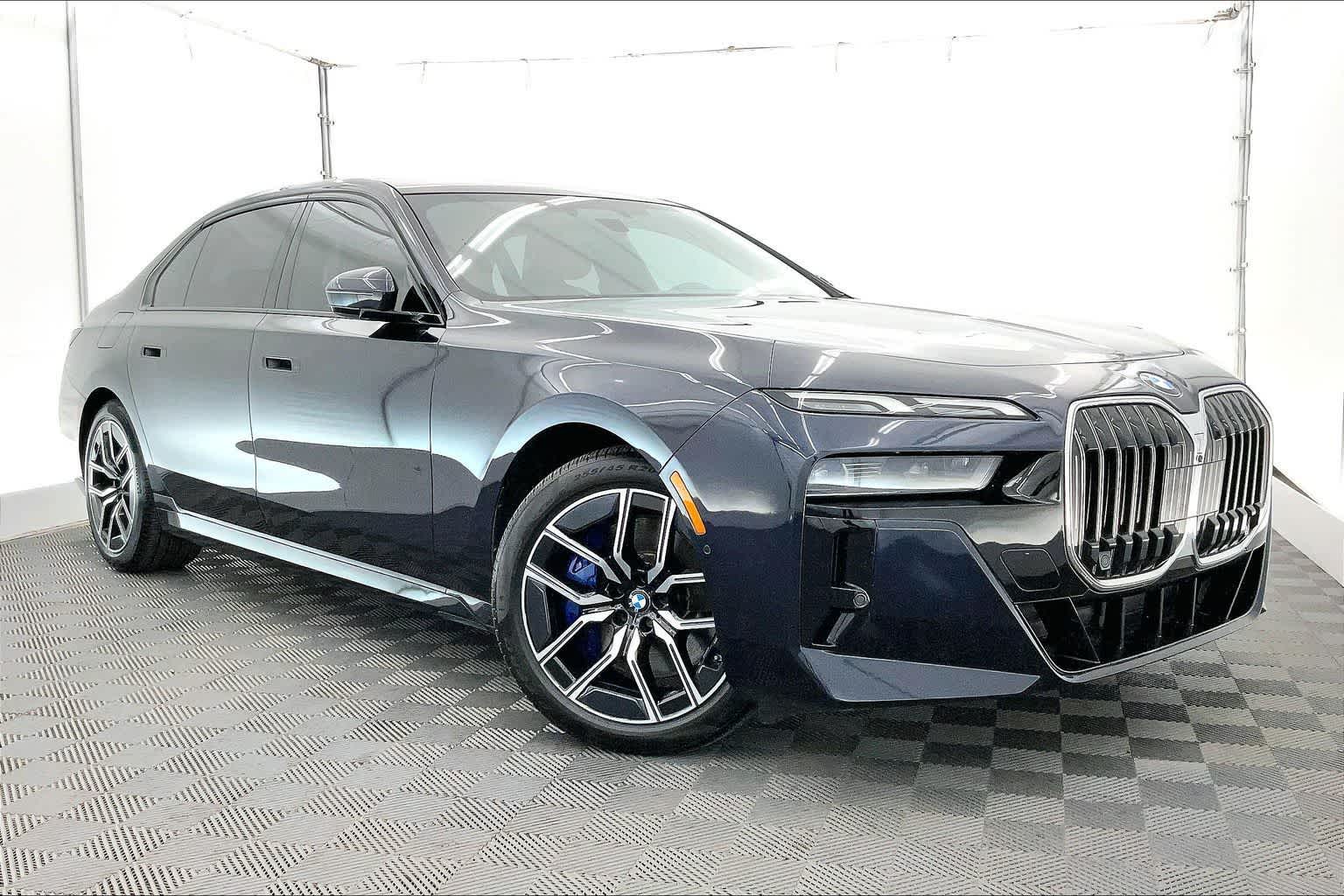 2023 BMW 740i 740i