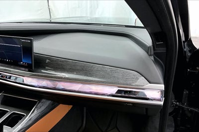 2023 BMW 740i 740i