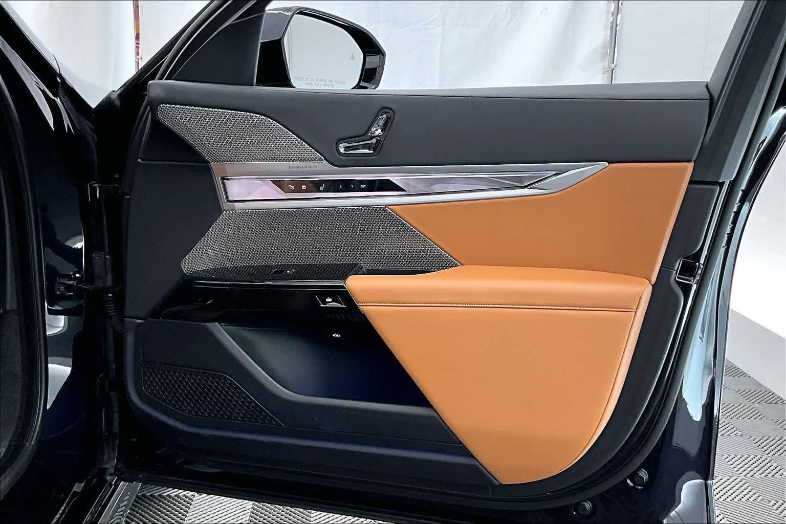 2023 BMW 740i 740i