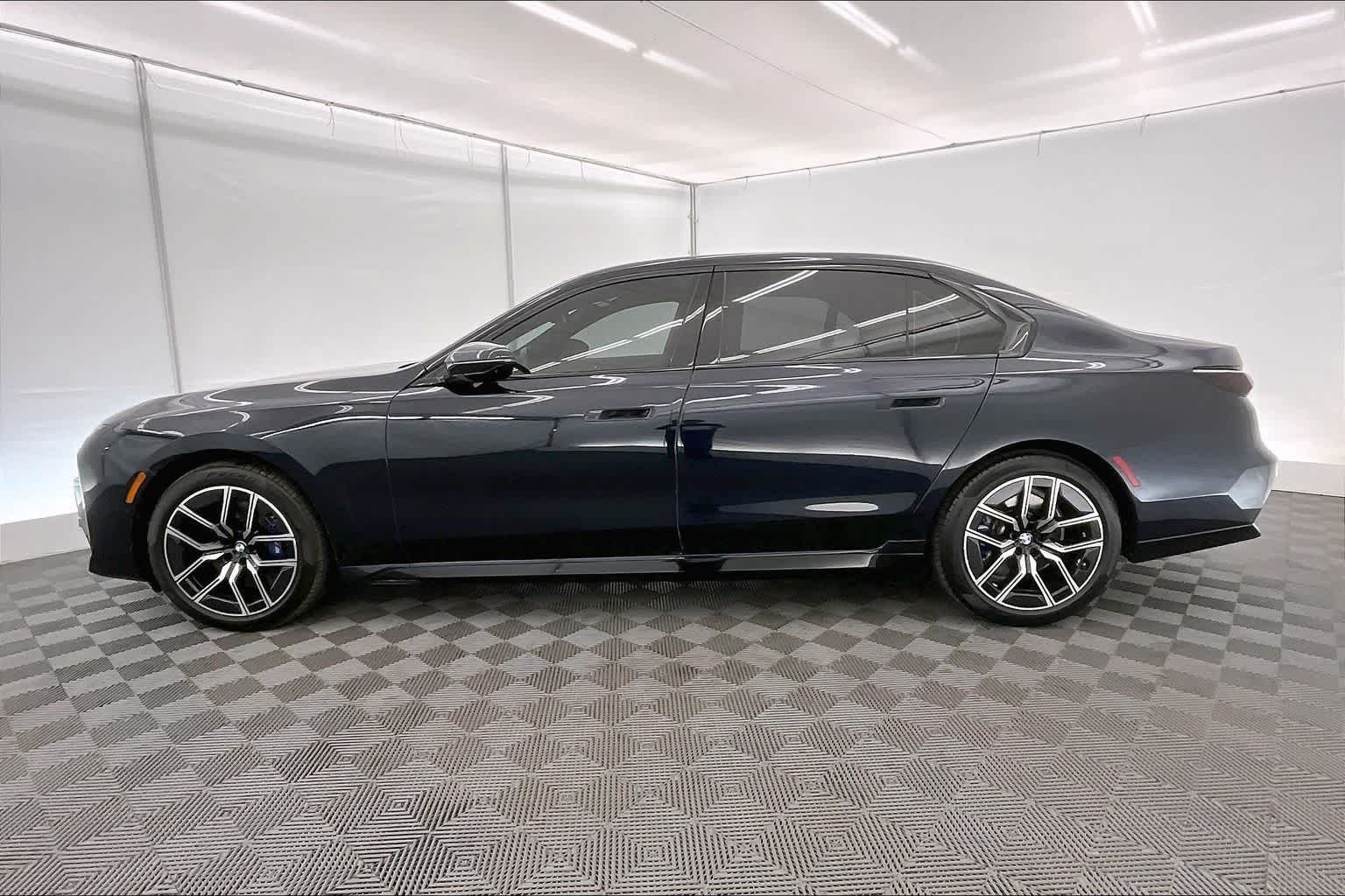 2023 BMW 740i 740i