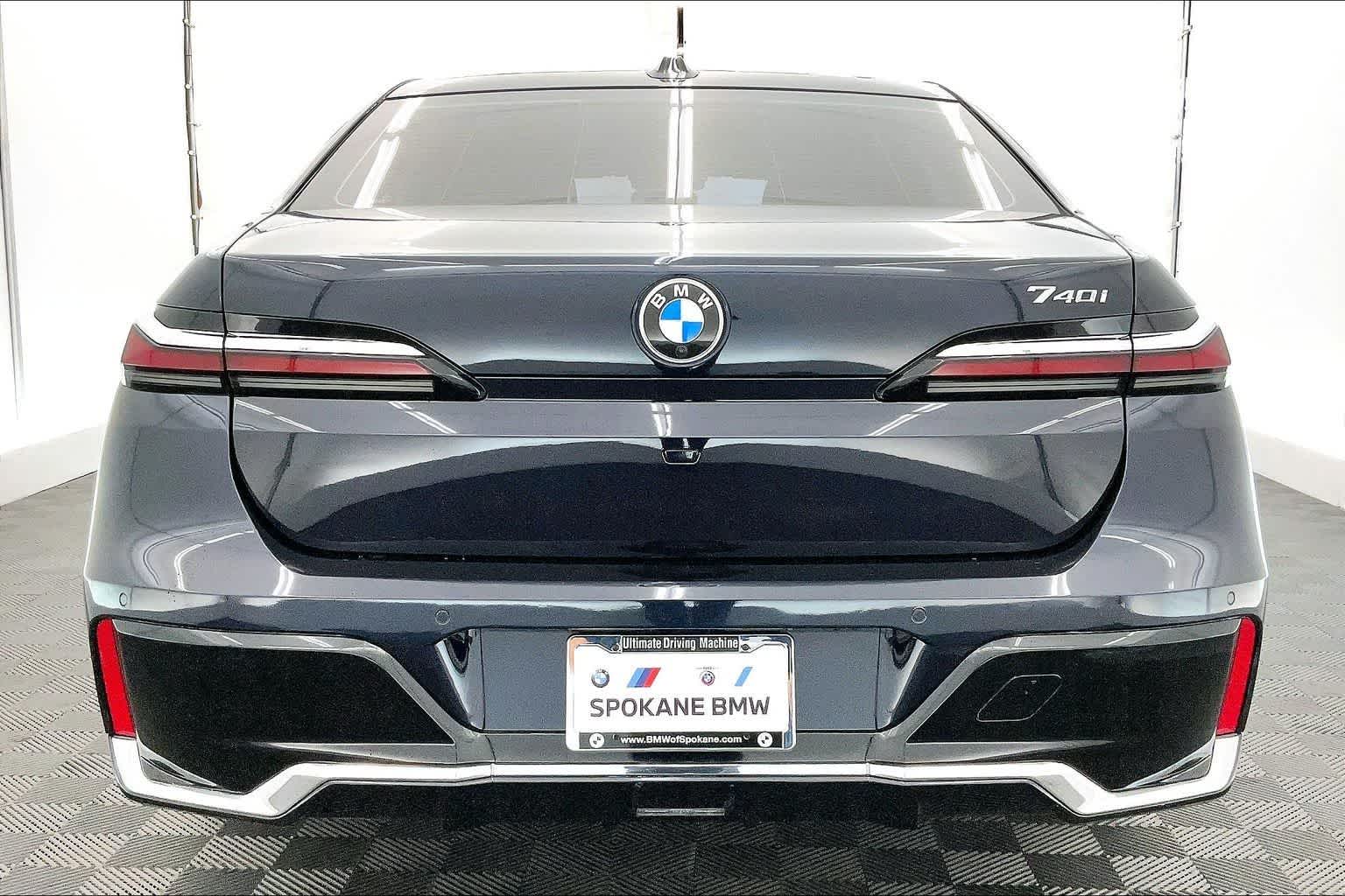 2023 BMW 740i 740i