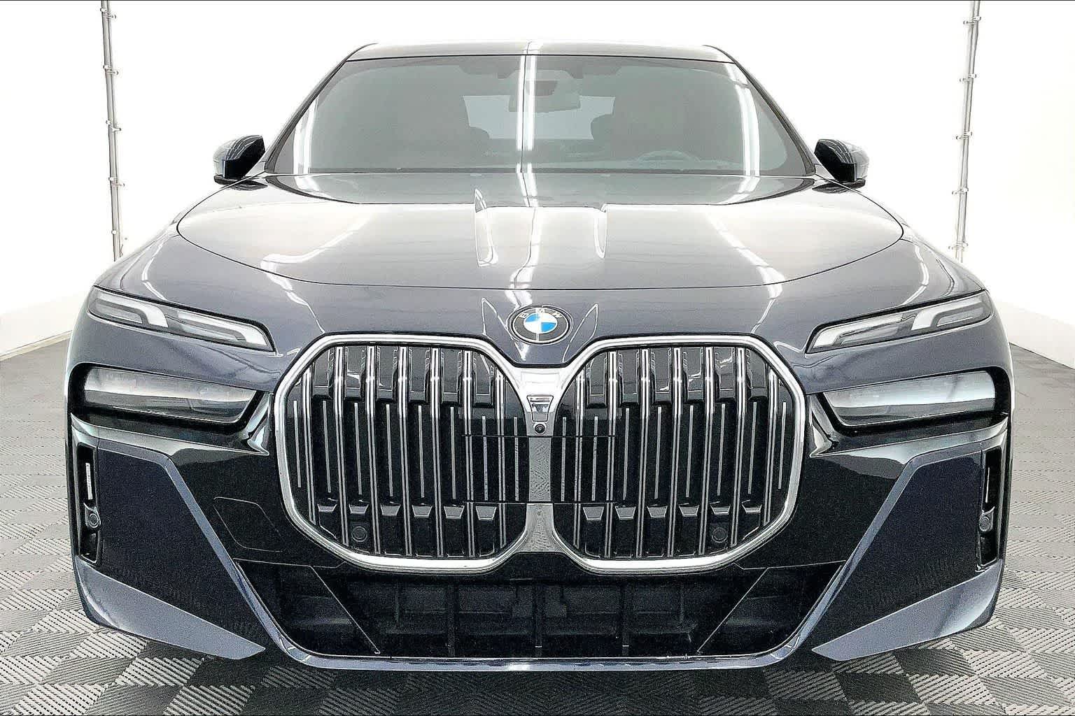 2023 BMW 740i 740i