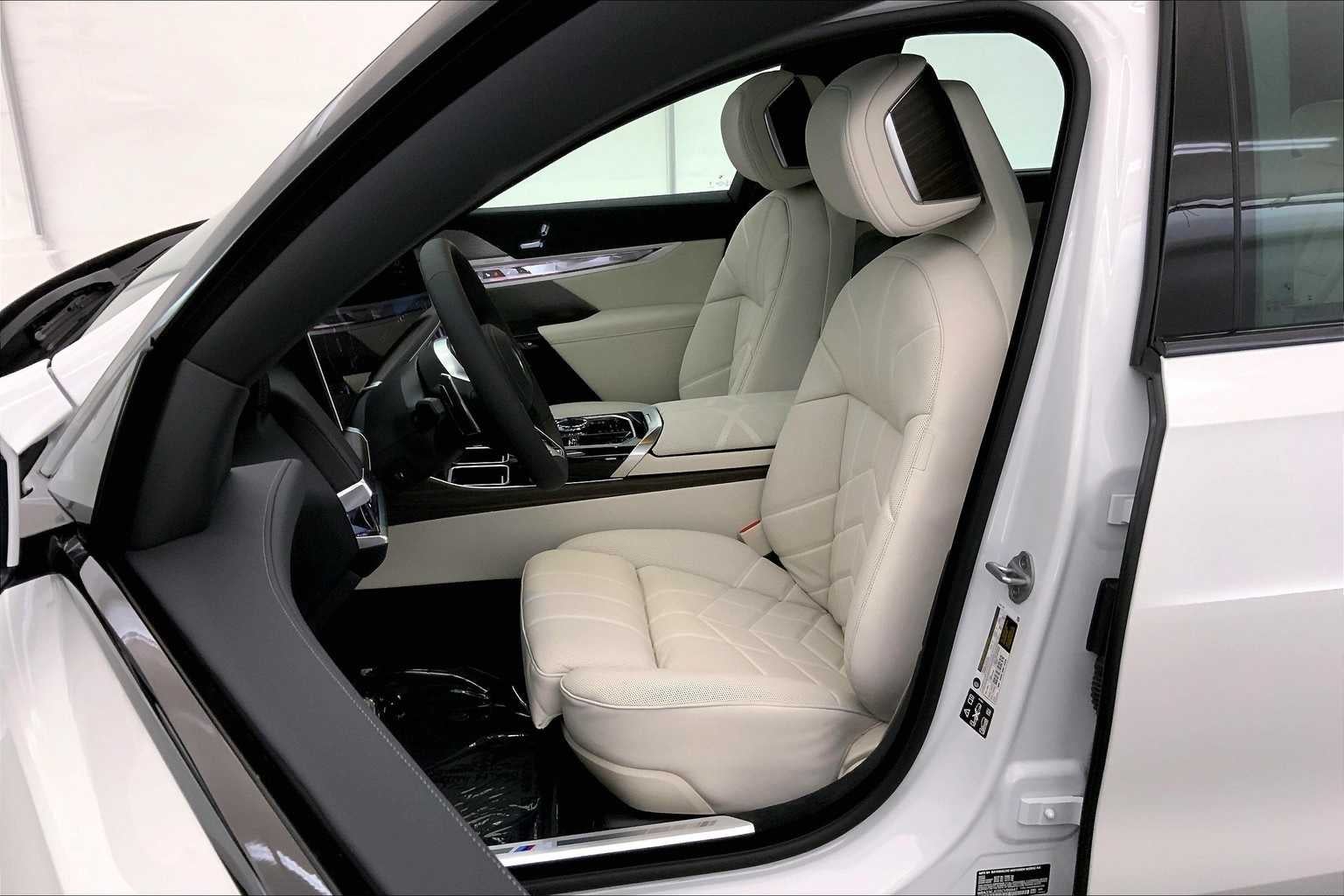 2025 BMW 7 Series 760i xDrive