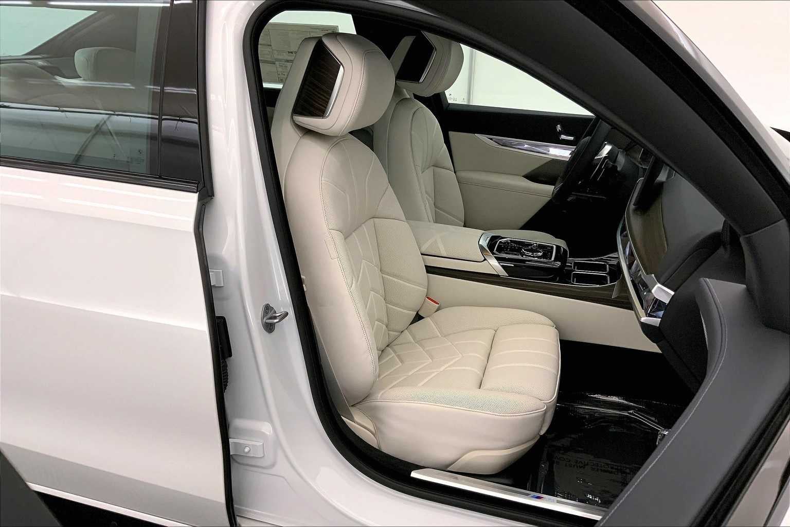 2025 BMW 7 Series 760i xDrive