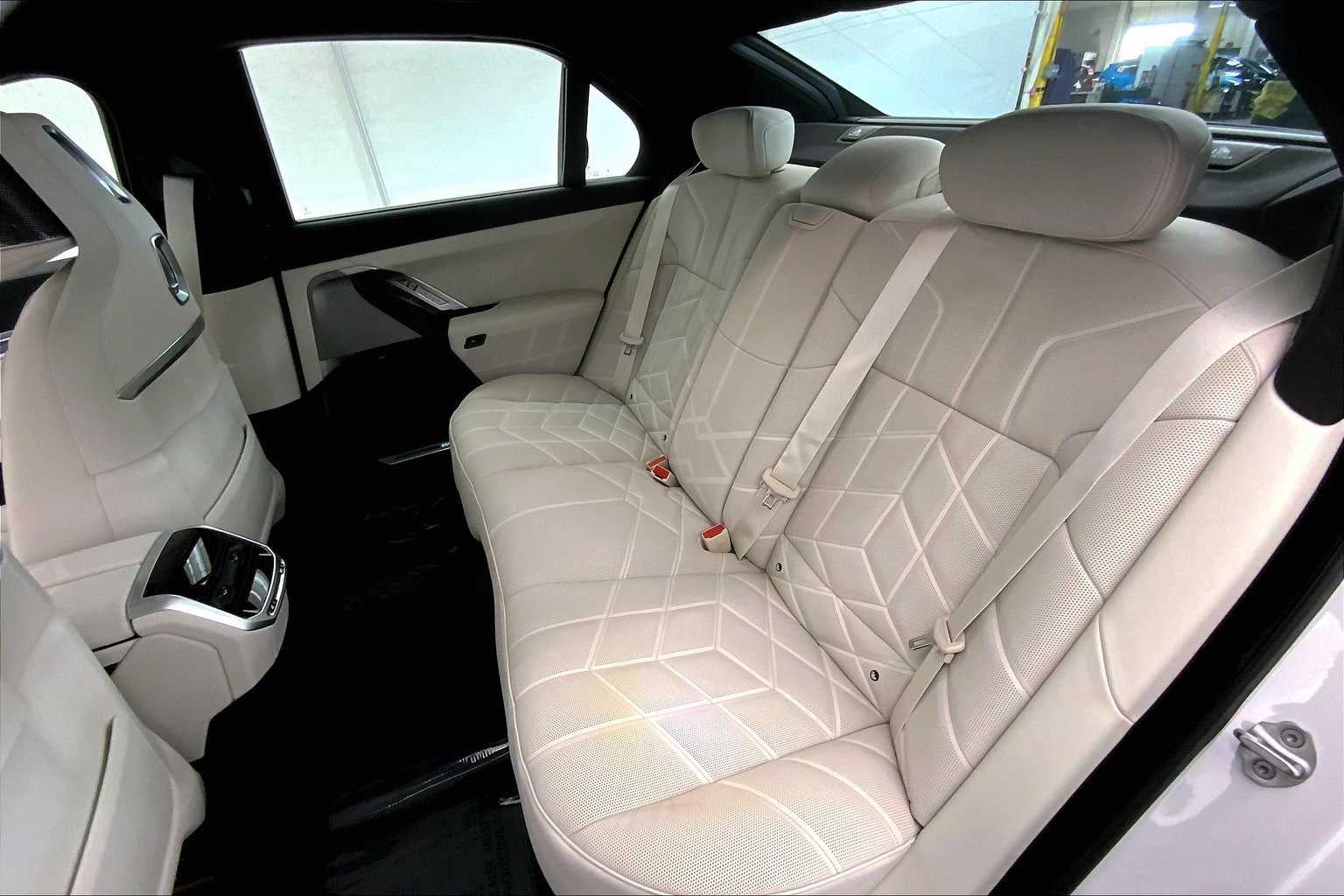 2025 BMW 7 Series 760i xDrive