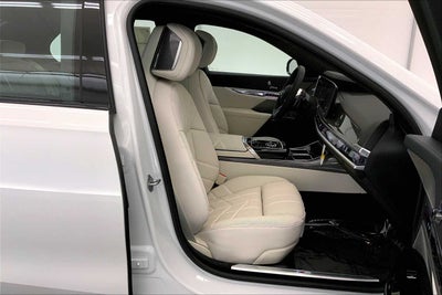 2025 BMW 7 Series 760i xDrive