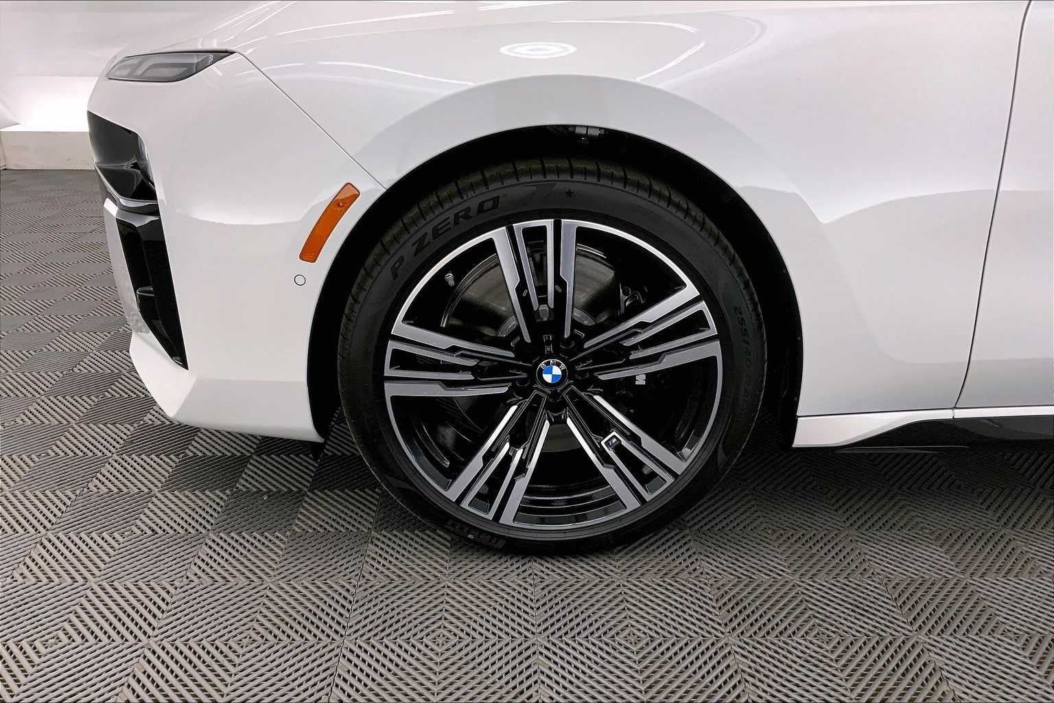 2025 BMW 7 Series 760i xDrive