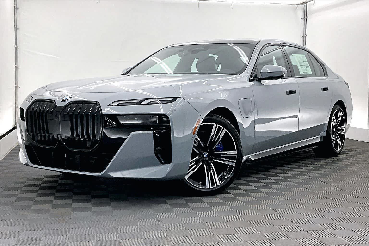 2026 BMW 750e 750e xDrive