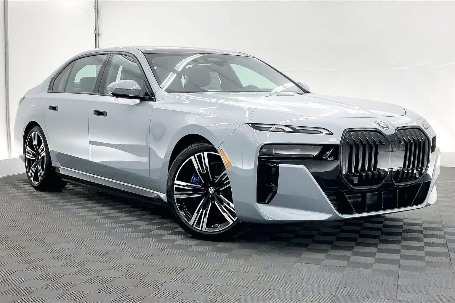 2026 BMW 750e 750e xDrive