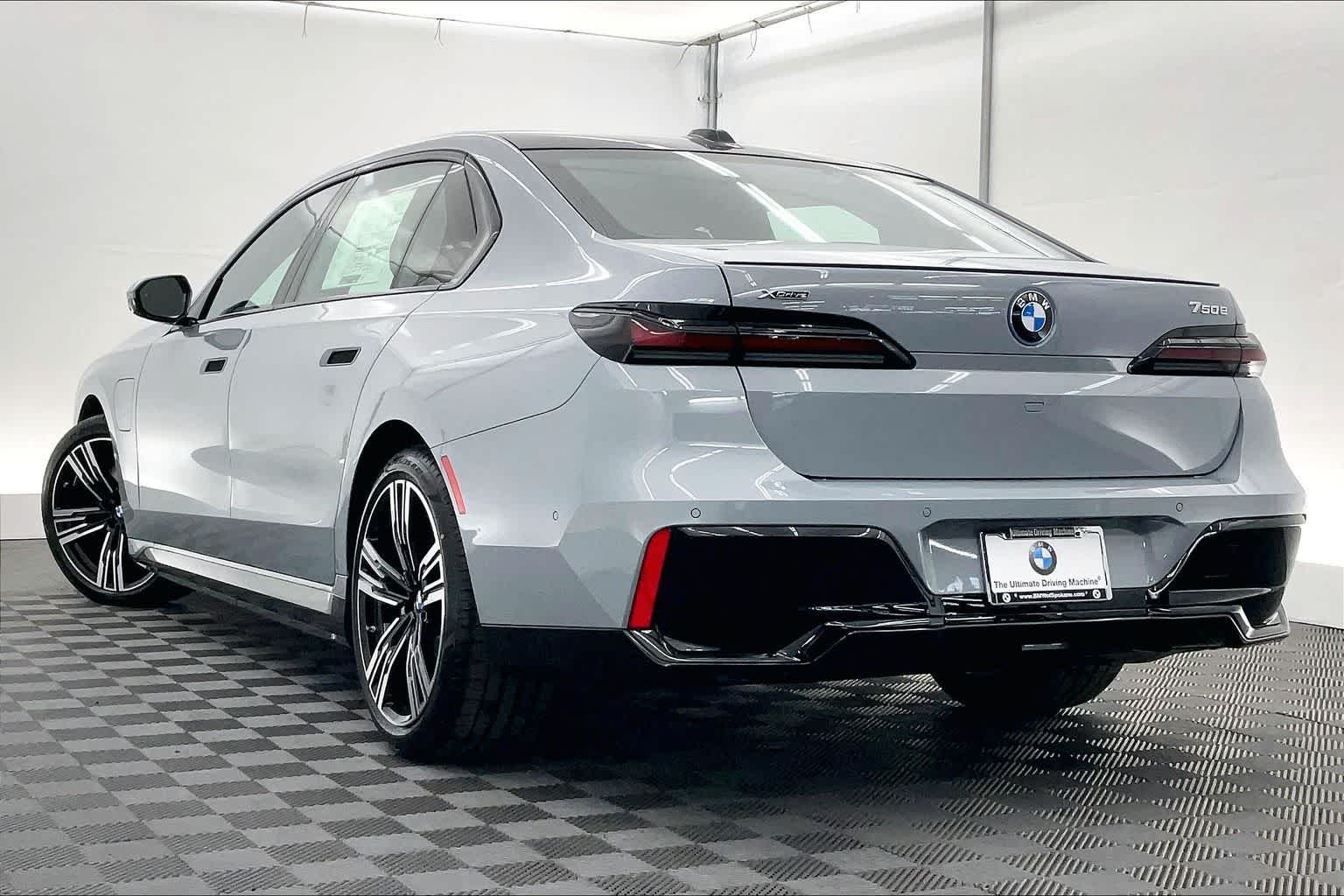 2026 BMW 750e 750e xDrive