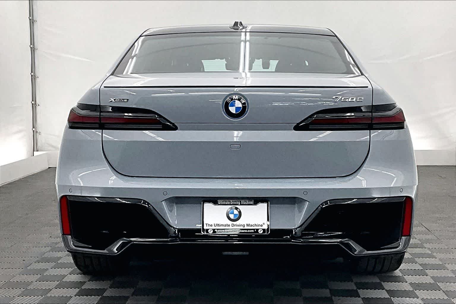 2026 BMW 750e 750e xDrive