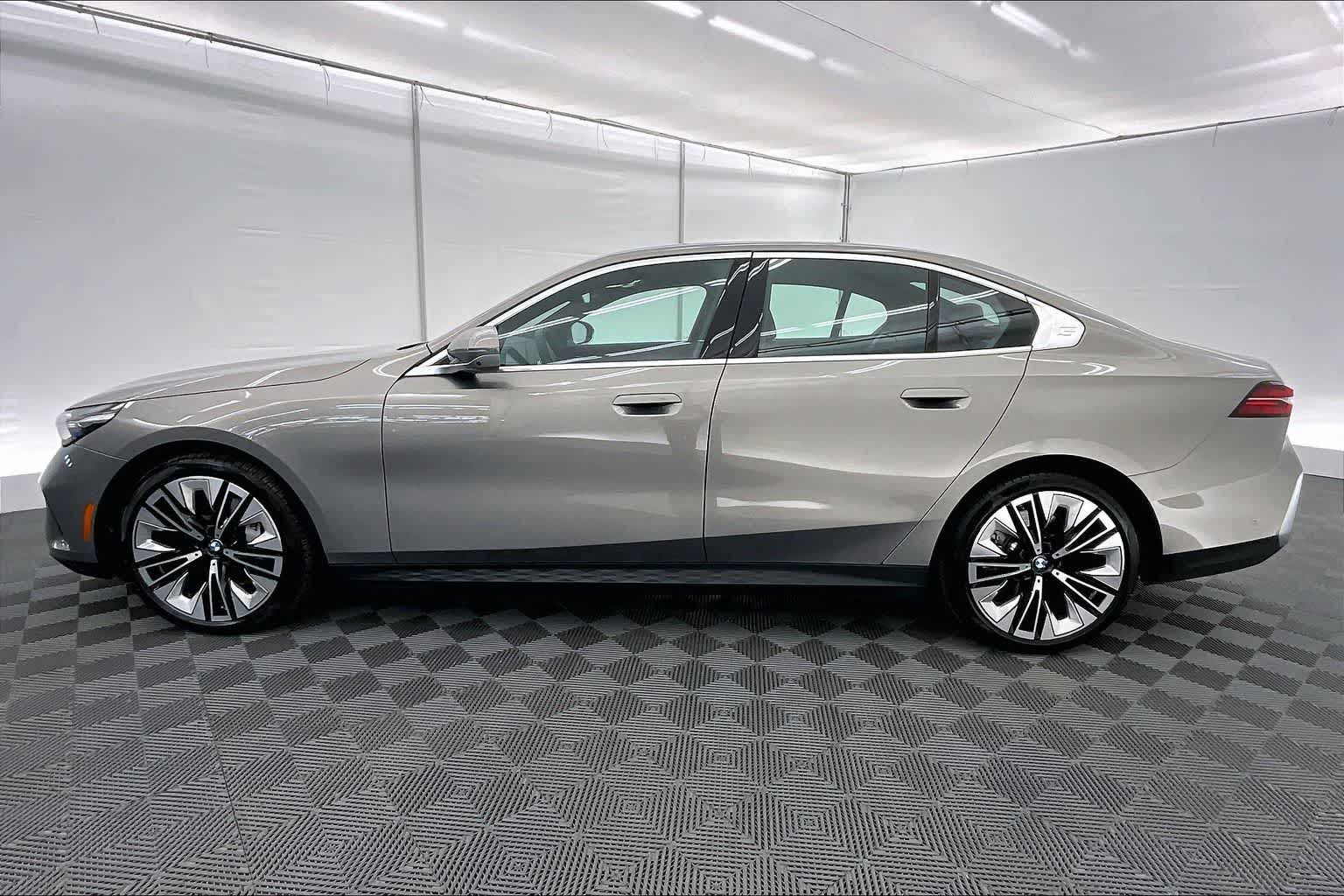 2026 BMW 540i 540i xDrive