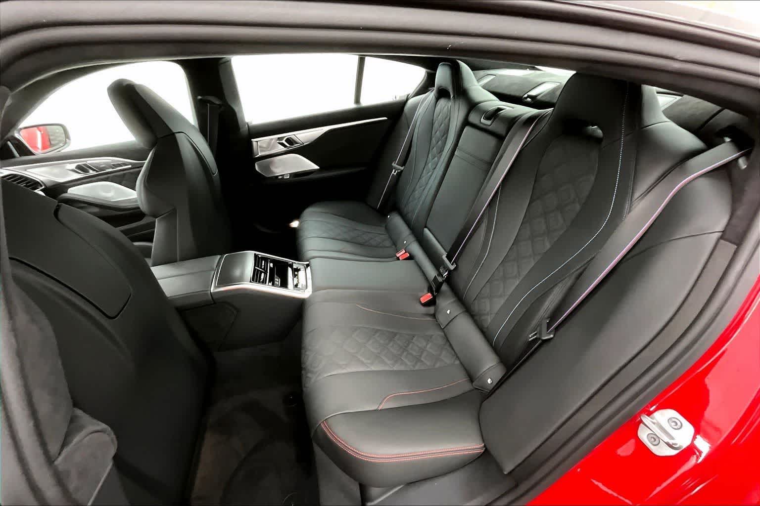 2026 BMW M850i M850i