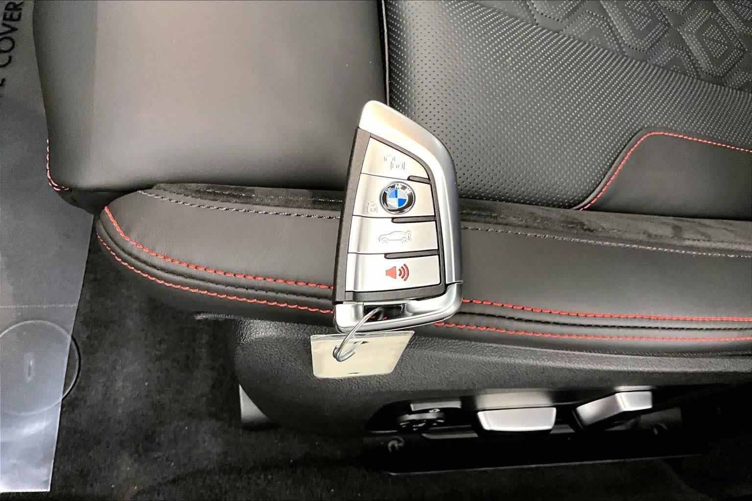 2026 BMW M850i M850i