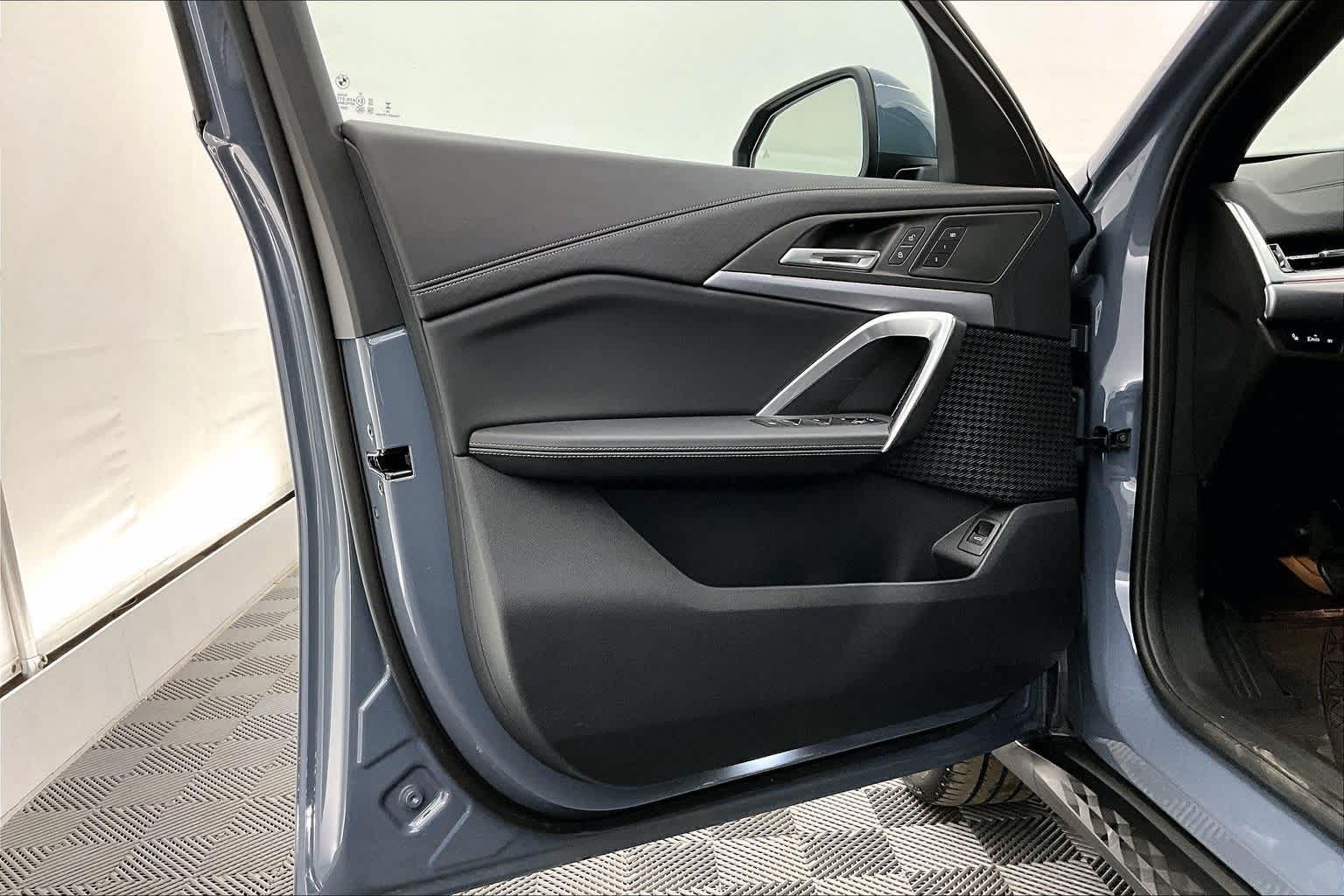 2025 BMW X2 xDrive28i xDrive28i